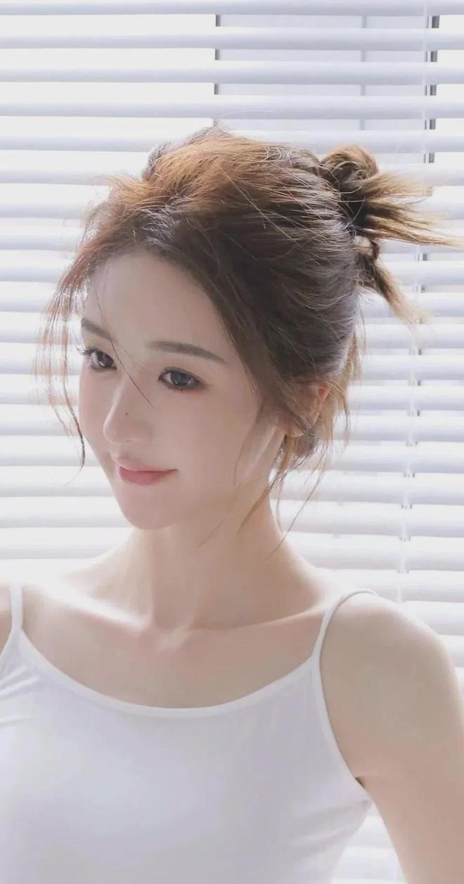 AG九游會(huì )女生和男生在床上V