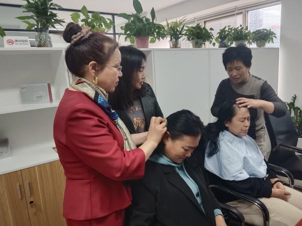 AG九游會(huì )中醫技能培訓公益行助力健康與就業(yè)雙翼齊飛(圖4)