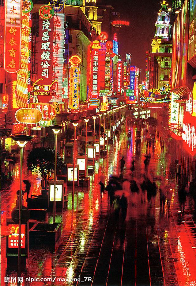 AG九游會(huì )中國十大著(zhù)名商業(yè)街中央大街光榮上榜！(圖2)