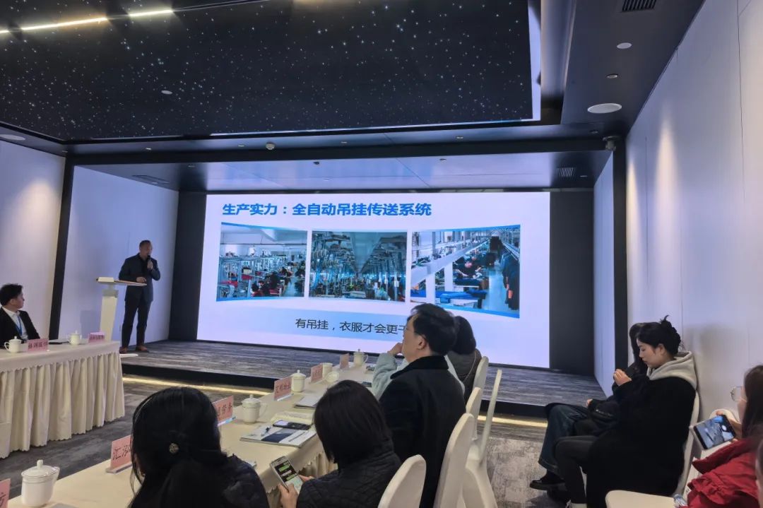 AG九游會(huì )“立園滿(mǎn)園”精準對接！6家“彭州造”工裝生產(chǎn)企業(yè)亮相成都市工裝供需對接(圖3)